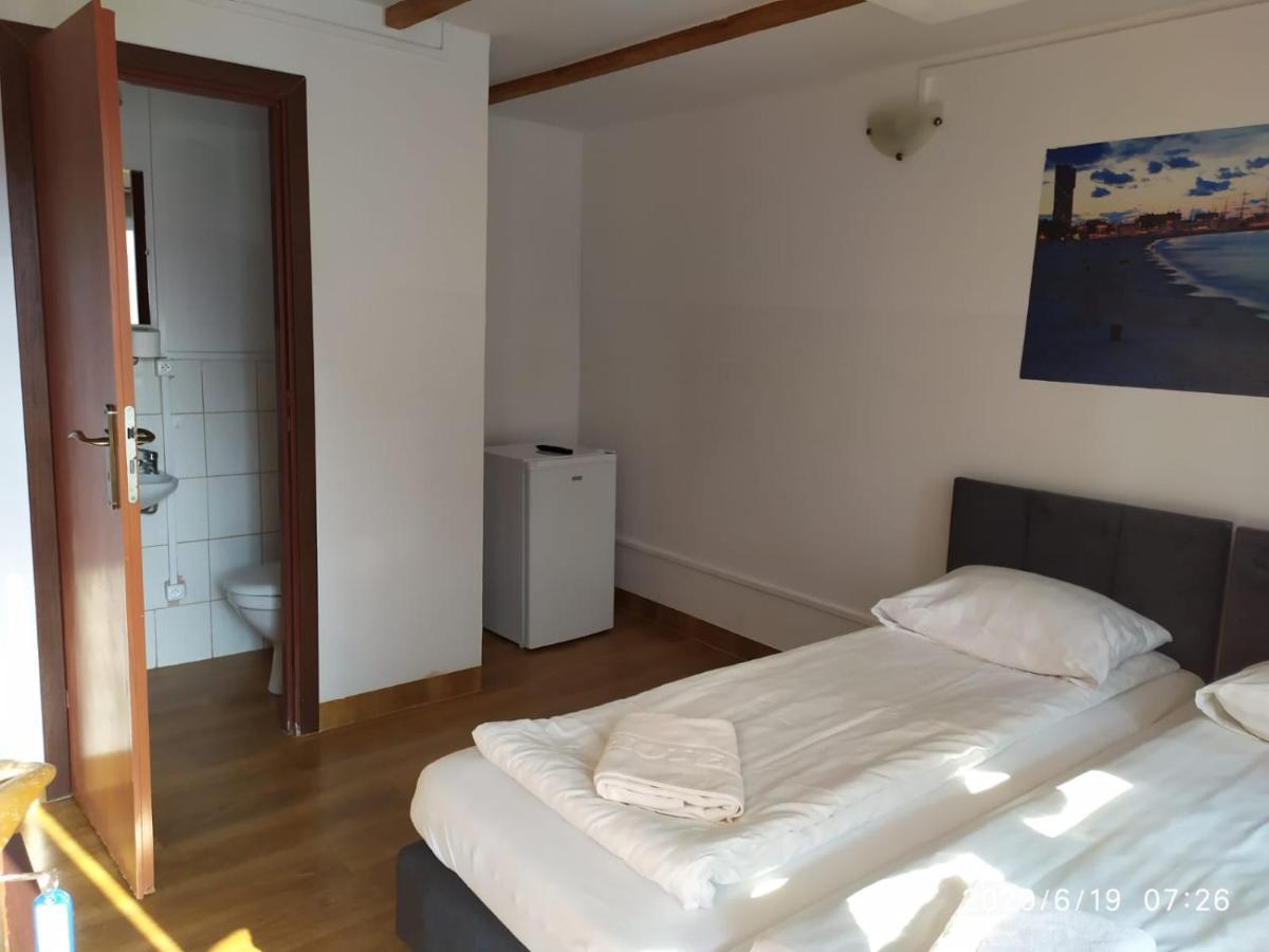 Bryza Rewa Hotel Екстериор снимка