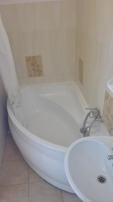 Bryza Rewa Hotel Екстериор снимка